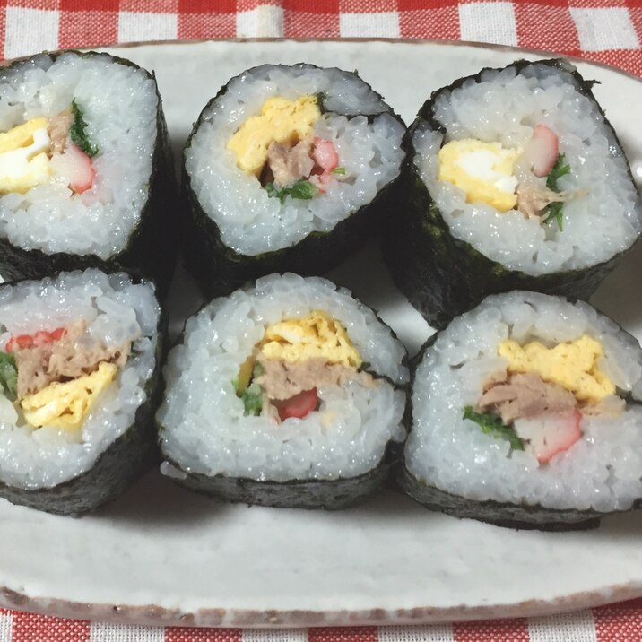 節分の恵方巻きにも カニカマ卵ツナ水菜で巻き寿司 レシピ 作り方 By ともオカンyoutuber 楽天レシピ 節分の恵方巻きにも カニカマ卵ツナ水菜で巻き寿司 レシピ 作り方 By ともオカンyoutuber 楽天レシピ